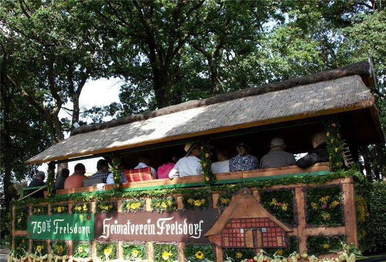 Nach Schlägerei beim Erntefest: In Frelsdorf will man jetzt reagieren Seit Jahrzehten rollen am 1. Wochenende im September in Frelsdorf Erntewagen durch den Ort