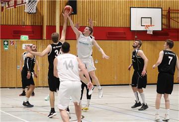 Seit Mitte März standen nur zwei Drittel der Hallenfläche für den Sport zur Verfügung. Punktspiele waren somit nicht möglich. Jetzt ist wieder die ganze Fläche nutzbar.