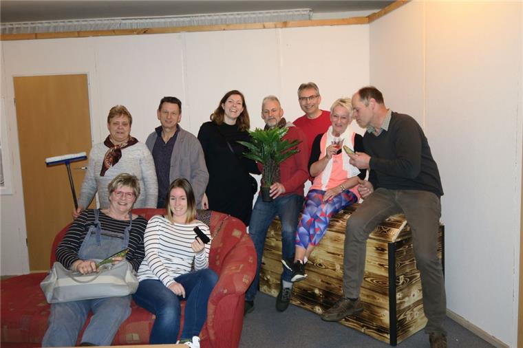 Theaterstück feiert Premiere: Esenshammer werden Leiche nicht los Seit Monaten probt die Esenshammer Spielschar für "Doot as Schiet".
