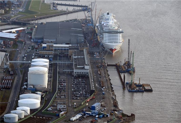 Bremerhaven: 2021 war ein Jahr der Bauarbeiten im Hafen Seit November laufen die Arbeiten an der Columbuskaje. Diese wird komplett neu gebaut.
