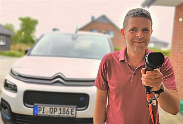 Nordenhamer berichtet: So fährt es sich mit einem E-Auto Seit sieben Wochen mit einem vollelektrischen Hochdachkombi unterwegs: Redakteur Timo Kühnemuth.