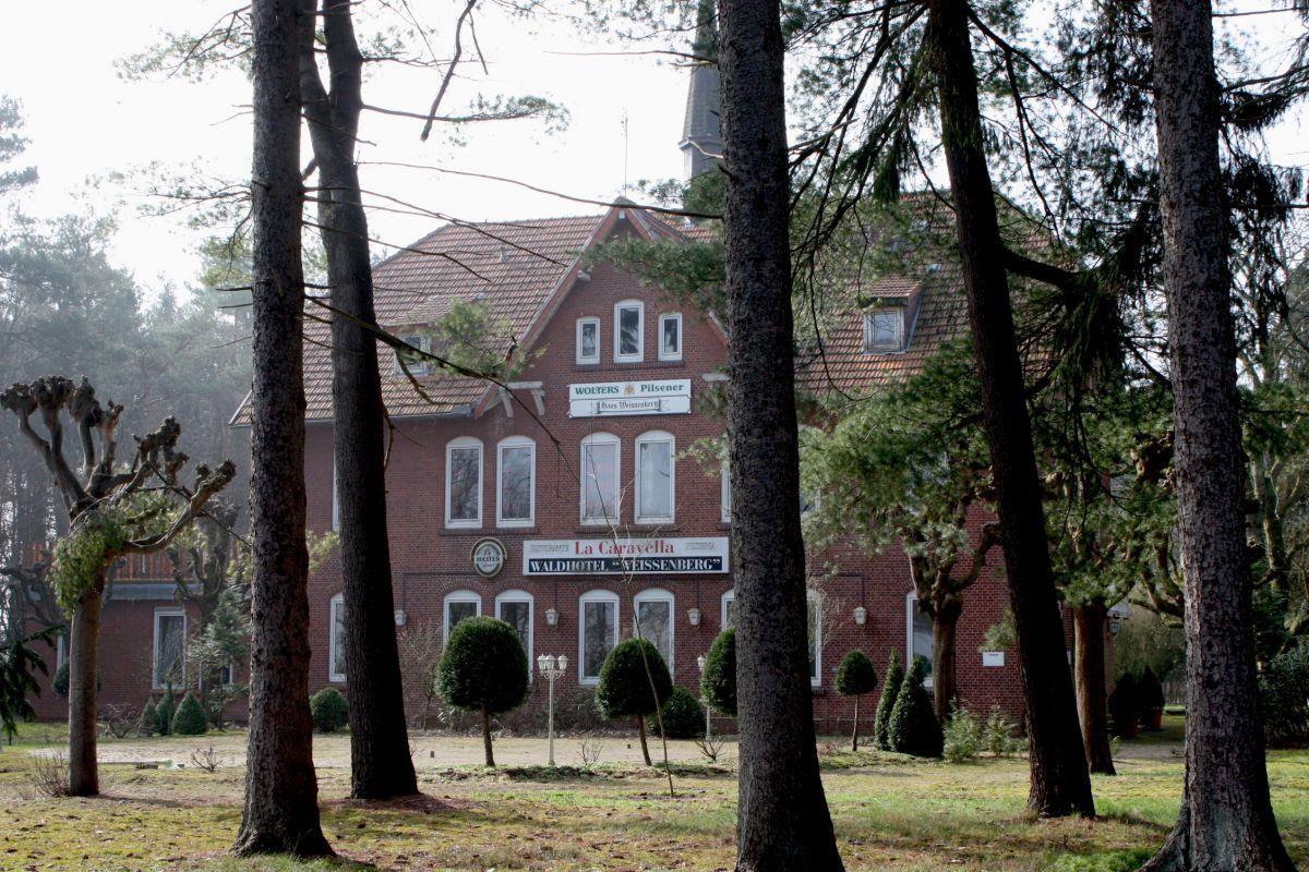 Seit vielen Jahren steht das ehemalige Restauarant „La Caravella“ in Driftsethe-Weißenberg (Gemeinde Hagen) leer.