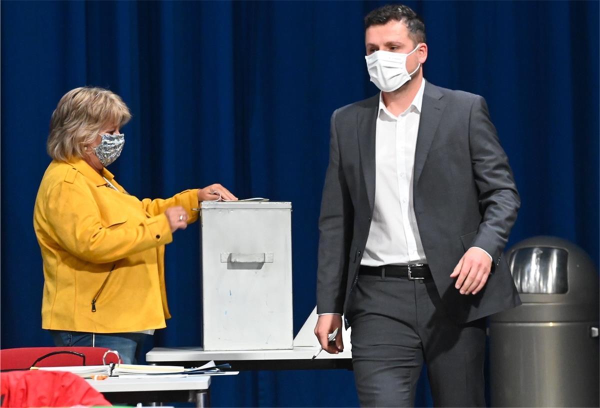Selcuk Caloglu ist neuer Stadtrat für Gesundheit Selcuk Caloglu nach der geheimen Abstimmung zu seinem Stadtratposten.
