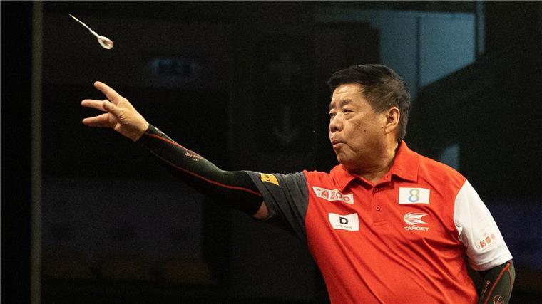 Darts-Duo trifft bei WM auf 71-Jährigen Senior des Darts-Sports: Paul Lim.