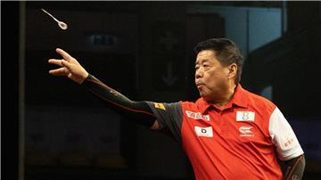 Senior des Darts-Sports: Paul Lim.