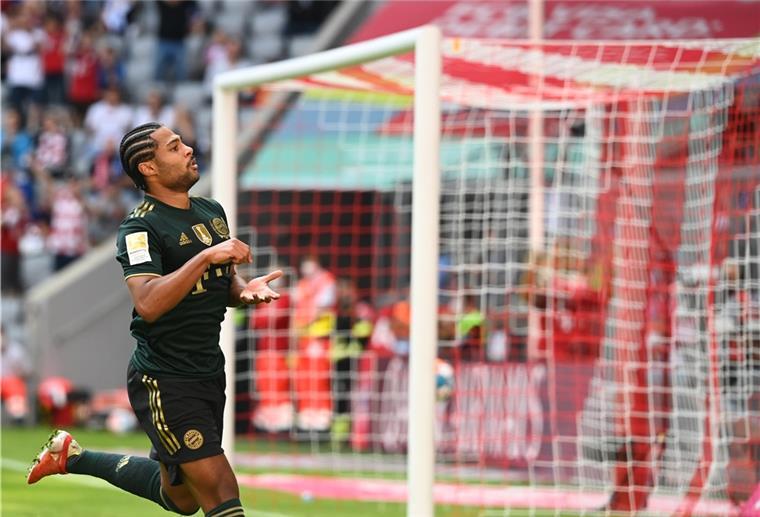 Bundesliga: Bayern demontiert Bochum Serge Gnabry vom FC Bayern München jubelt über das 3:0 - es war nicht der letzte Treffer gegen Bochum.