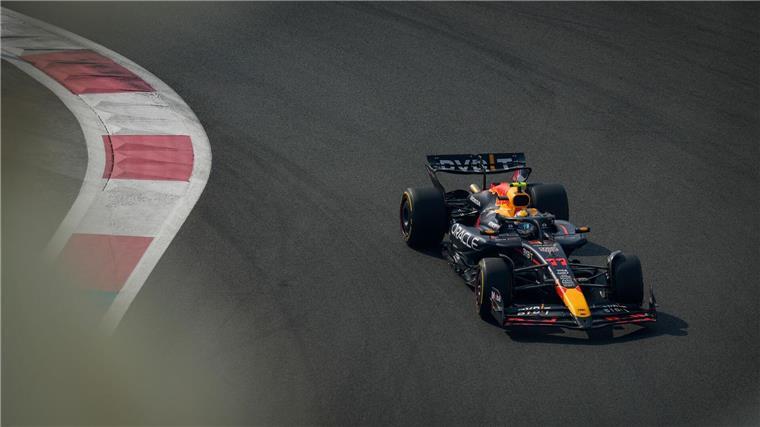 Entscheidung nach Finale: Neuer Teamkollege für Verstappen? Sergio Perez muss um seinen Platz bei Red Bull bangen.