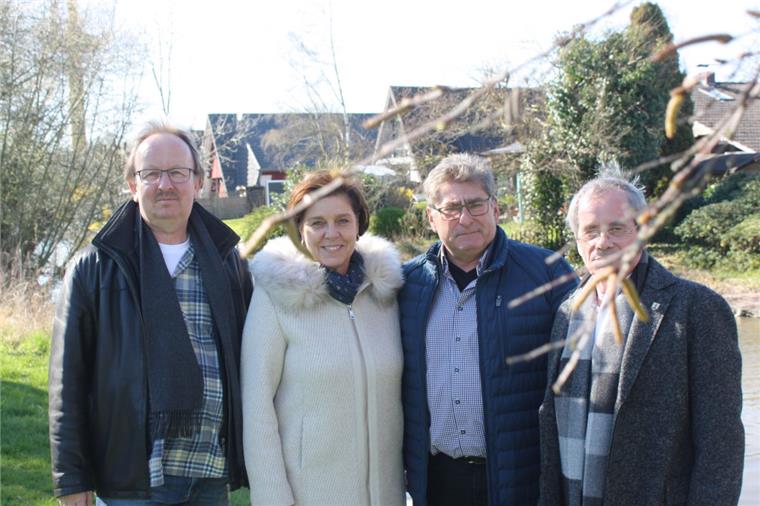 Politiker: Sandstedt soll endlich eine Kita bekommen Setzen sich für eine Kita in Sandstedt ein: die Ratsmitglieder (von links nach rechts) Werner Hahn (Grüne), Martina Harms (SPD), Hardy Köhler (SPD) und Dietmar Buttler (Linke).