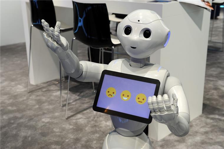 Sex mit Robotern? Damit hat der Roboter "Pepper" der japanischen Firma Softbank nichts am Hut. Ab 2050 könnte der Liebesakt mit Maschinen Realität werden.