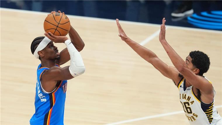Wieder zwei Verlängerungen: Hartenstein siegt mit Oklahoma Shai Gilgeous-Alexander (links) von den Okalhoma City Thunder stellte gegen die Indiana Pacers seinen persönlichen Punkterekord ein.