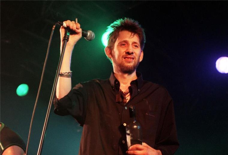 Pogues-Sänger Shane MacGowan ist tot Shane MacGowan bei einem Auftritt in London im Juli 1999.