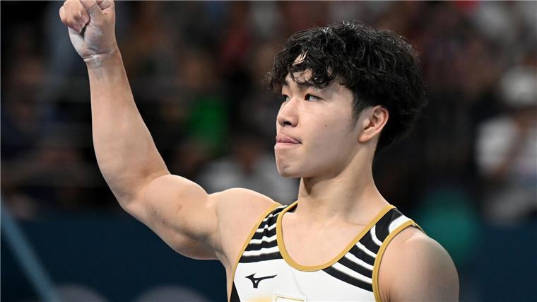 Japanischer Turner Oka gewinnt zweites Olympia-Gold Shinnosuke Oka gewinnt sein zweites Olympia-Gold in Paris.