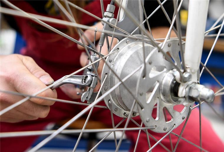 Kostenloser Fahrrad-Check-Tag an der Hochschule Bremerhaven Sicher auf dem Drahtesel in den Herbst: Die Hochschule Bremerhaven bietet am 18. September einen Fahrrad-Check-Tag an.