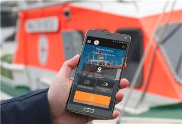 Sicherheits-App SafeTrx der Deutschen Gesellschaft zur Rettung Schiffbrüchiger (DGzRS): Sie hilft dabei, Wassersportler zu lokalisieren.
