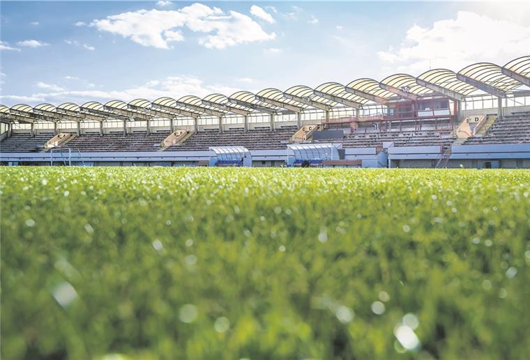 Online-Petition für mehr Geld im Sporthaushalt Sicherstellung der funktionalen und wohnortnahen Sportflächen (hier das Nordesstadion in Bremerhaven) ist eine der Forderungen des Landessportbundes Bremen.