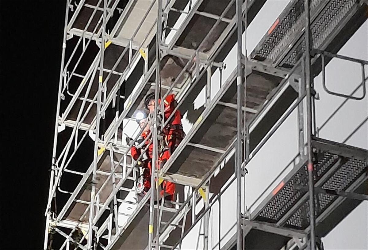 Sicherungsarbeiten auf dem Baugerüst