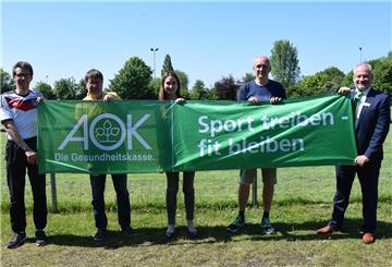 Sie fiebern der AOK-Nordsee-Firmenlauf-Woche entgegen (von links): Jörg Brunkhorst (Nordsee Sports), Rolf Bultmann (Blexer TB), Tanja Lischewski, Michael Meinecke und Bernhard De Bona (AOK).