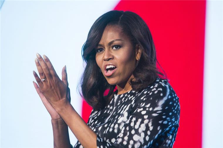 First Lady Michelle Obama rockt bei Karaoke im Auto Sie kann singen, sie kann tanzen, sie kann sogar Liegestützen. First Lady Michelle Obama gibt sich gerne Volksnah.