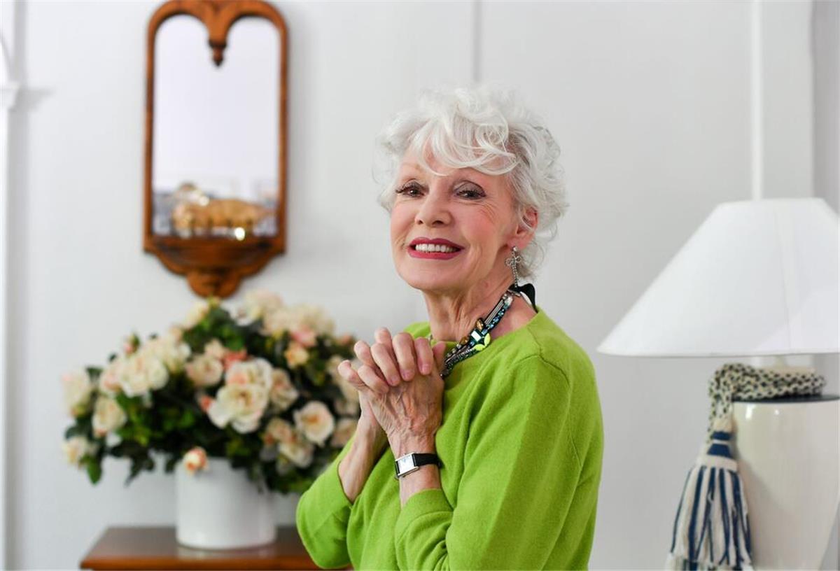 „Praxis Bülowbogen“-Schauspielerin Anita Kupsch ist tot Sie sei am Donnerstag im Alter von 85 Jahren friedlich eingeschlafen, wie ihr Ehemann Klaus-Detlef Krahn der Deutschen Presse-Agentur bestätigte