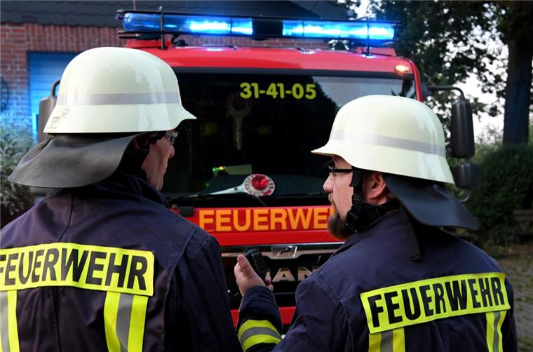 Schiffdorfer Feuerwehren wollen Personal anwerben Sie sind da, wenn sie gebraucht werden. Die Feuerwehren der Gemeinde Schiffdorf, hier ein Symbolfoto, sind insgesamt gut aufgestellt. Nachholbedarf gibt es aber in Sachen Personal.