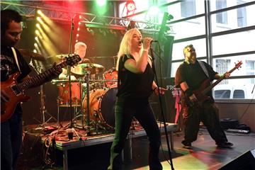 Sie taten alles dafür, zum Deichbrand zu fahren. Der Alternative-Rock-Sound von Frozen Silk aus Bremerhaven und Bad Bederkesa überzeugte am Ende die Jury des nord24-Bandcontests.