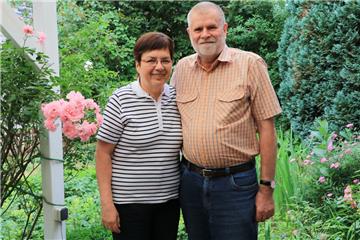 Sie verstehen sich immer noch gut: Vor 50 Jahren haben für das Ehepaar Margrit und Uwe Köster aus Zeven die Hochzeitsglocken geläutet.