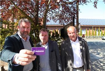 Sie wollen gemeinsam Sandstedt einen Supermarkt zurückbringen: Thorsten Bausch („Tante Enso“), Ortsvorsteher Falko Wahls-Seedorff (CDU) und Investor HInrich Meisterknecht.