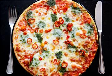 Sie wollte ihren Ex-Freund sehen, deshalb bestellte eine Frau immer wieder Pizza - allerdings an falsche Adressen.