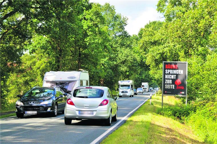 Baumunfälle: Zwischen Bad Bederkesa und Drangstedt bleibt Tempo 70 Sieben registrierte Baumunfälle in dreieinhalb Jahren: Das Zusatzschild auf der Landesstraße 120 zwischen Bad Bederkesa und Drangstedt wird nach dem Ende des Modellprojekts in Kürze abgebaut, Tempo 70 bleibt bestehen.