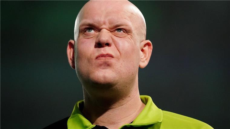 WM-Titel in Reichweite: Schindler und die Giftpfeile Sieht die deutschen Spieler kritisch: Michael van Gerwen.