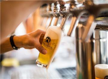 Sieht gut aus, schmeckt gut - und kann zu Durchfall führen. Jedes zehnte gezapfte Bier in Niedersachsen mit Keimen verseucht .