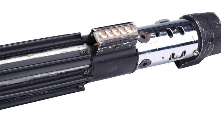 Leuchtendes Stück „Star Wars“ Sieht harmlos aus: Aber das ist das Lichtschwert von Darth Vader, mit dem er im Film kämpft.