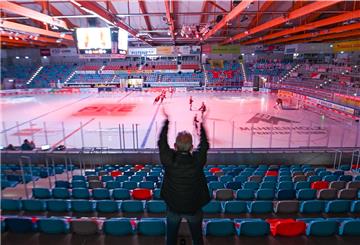 Sind selbst Geisterspiele im Eishockey bald verboten?