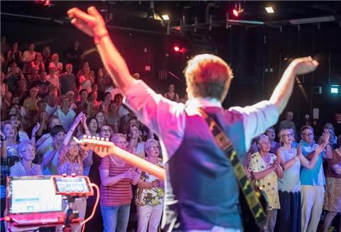 Singen, bis die Kehle streikt. Egal wie schön, egal wie richtig. Nur der Spaß am gemeinsamen Singen steht im Vordergrund. (Archivfoto)