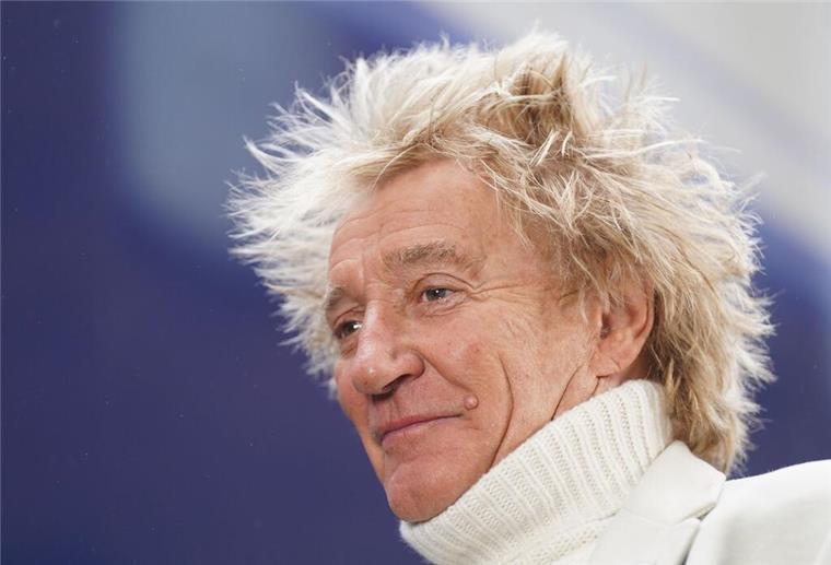 Rod Stewart: Taylor Swift ist „astronomisch“ Sir Rod Stewart hofft, dass Taylor Swift sich vor der US-Präsidentschaftswahl auch wieder politisch positioniert.