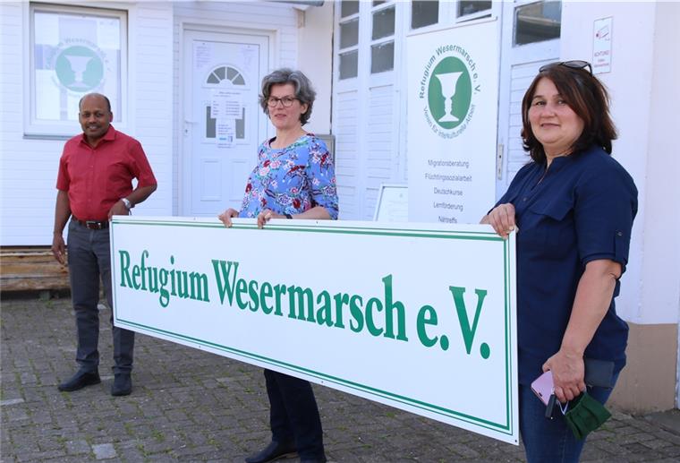 Corona behindert die Integration Sivalingam „Sri“ Sireetharan, Doris Ammermann und Zeliha Aykanat (von links) vom Verein Refugium Wesermarsch haben seit Beginn der corona-bedingten Einschränkungen viel zu tun. Denn unter den Geflüchteten in der Wesermarsch herrscht große Unsicherheit. Lorenz