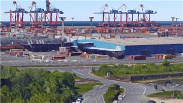 Skurrilen Verkehrsunfall im Überseehafen: Ein 32-Jähriger Lkw-Fahrer ist mit einer Schranke kollidiert - obwohl er zuvor das Haltesignal gesehen hatte.