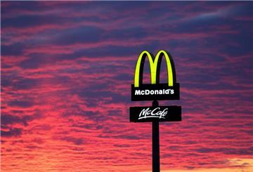 So gut wie jeder Mensch kennt dieses Zeichen und den Fastfood-Giganten McDonald‘s. Dennoch gibt es immer noch Fakten über den Konzern, die überraschen.