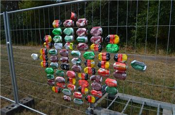 So kann man seinen Müll auch kreativ unterbringen. Foto: Overschmidt