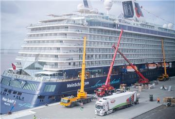So nah kommt man Kreuzlinern wie „Mein Schiff 3“ in Bremerhaven.