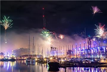 So sah das Silvester am Deich vor einem Jahr aus. Diesmal müssen die Bremerhavener und Cuxländer deutlich mehr Regeln beachten.