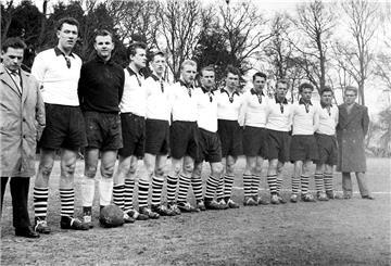 So sah die dritte Mannschaft des Sport-Clubs Nordenham im Jahr 1956 aus.