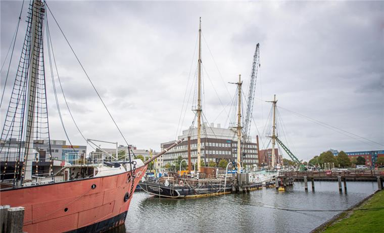 Die "Seute Deern" soll Ende der Woche aufschwimmen So sah es am Montag beim Museumsschiff "Seute Deern" in Bremerhaven aus.