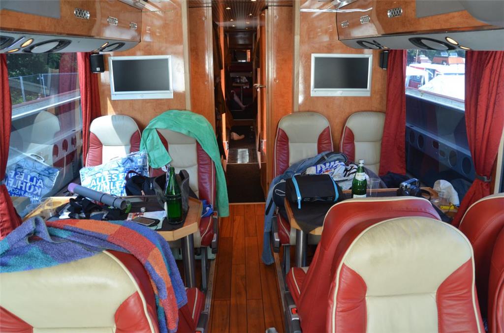 So sieht das &quot;Wohnzimmer&quot; im Bus aus. 