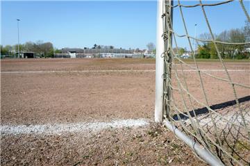 So sieht der Platz vom TSV Wulsdorf jetzt noch aus. Doch bald wird auf der Fläche der neue Kunstrasenplatz gebaut.