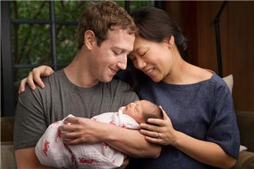 Mark Zuckerberg ist stolzer Papa