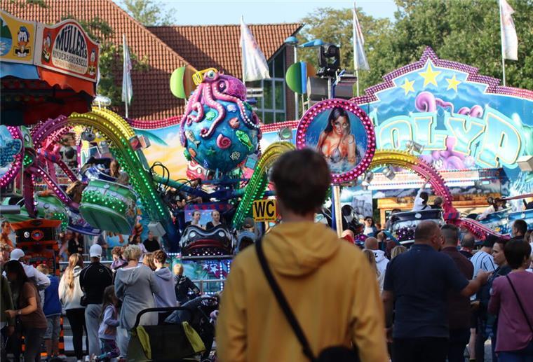 Der wundervolle Zevener Stadtzauber in Bildern So viel ist in der Zevener Innenstadt selten los. Der Stadtzauber zog alle in seinen Bann.