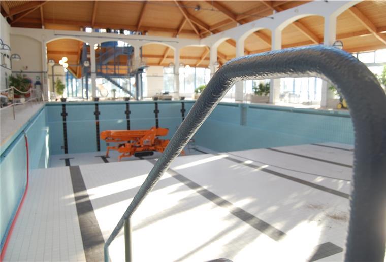 Nordenhamer Störtebekerbad schließt bis Weihnachten So wie auf unserem Archivbild, wird im Nordenhamer Störtebekerbad auch jetzt wieder für Sanierungs- und Wartungsarbeiten das Wasser abgelassen.
