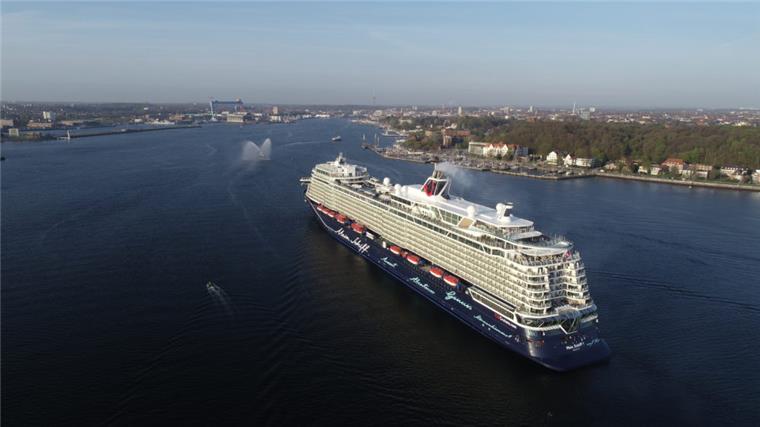 "Mein Schiff 2" kommt zur "Vorfreudenfahrt" nach Bremerhaven So wird auch die „Mein Schiff 2“ aussehen– die Schwester der „Mein Schiff 1“ wird im Januar in Bremerhaven in Dienst gestellt.