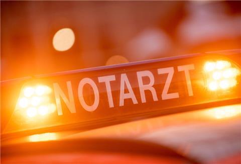So wollte er den Sonntagabend vermutlich nicht ausklingen lassen. Der Pedelec-Fahrer kam mit schweren Verletzungen ins Krankenhaus.